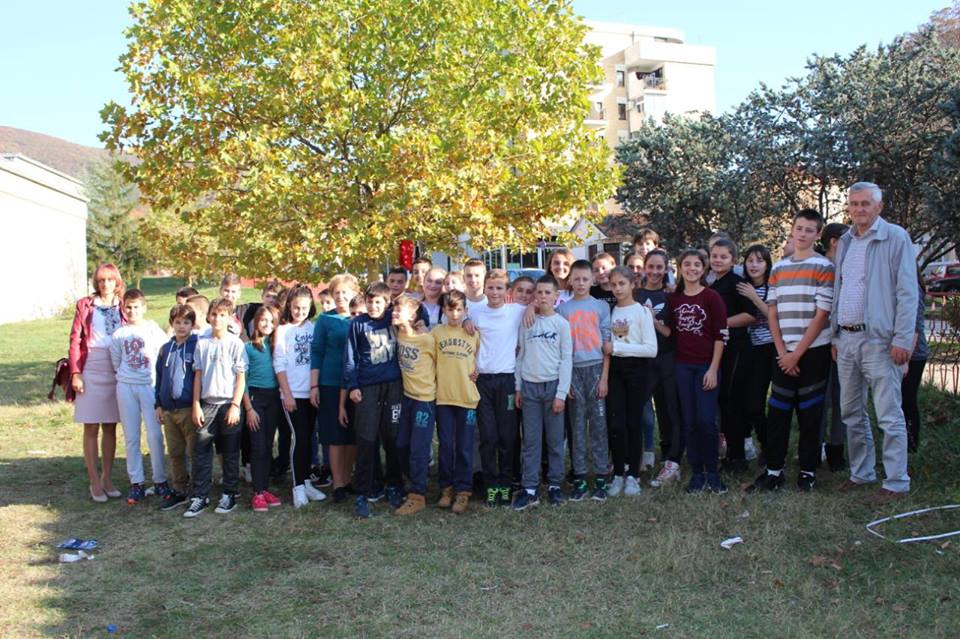 Билећки основци у акцији 'Рециклажа није гњаважа' (ФОТО)