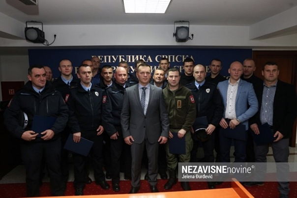 Пријем за полицајце: Ризиковали свој живот да би спасили туђи