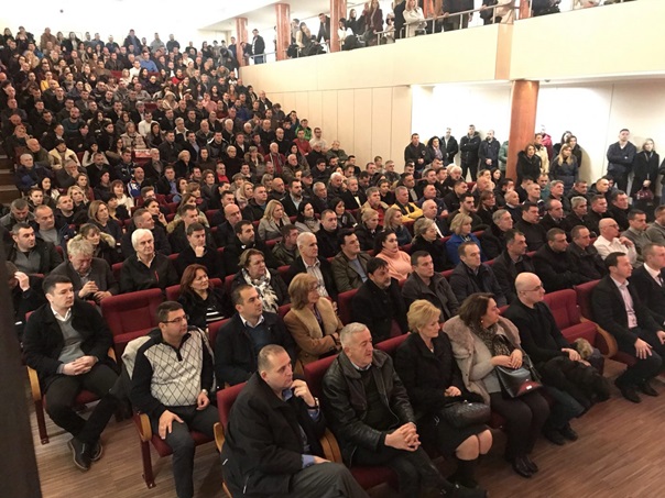 ПЕТРОВИЋ И ЋУРИЋ: СНСД очекује убједљива побједа – радимо и градимо – штрајковима се не постижу резултати