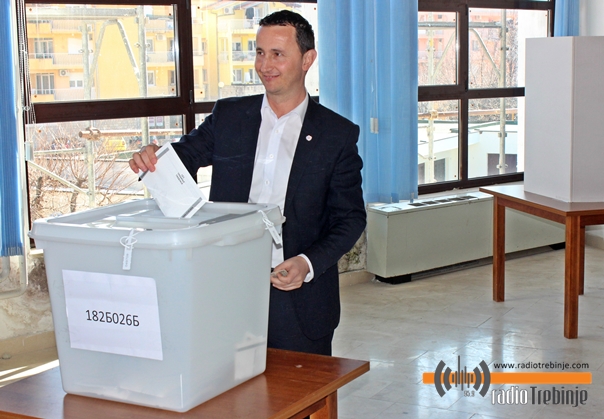 Mirko Ćurić glasao u Domu penzionera