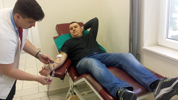 ПОЛИЦАЈЦИ ДАРОВАЛИ 47 ДОЗА КРВИ