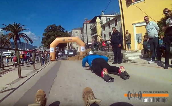 ČETIRI TREBINJCA NA „KAROTRCU“ U HERCEG NOVOM: Hoće da organizuju trku karića i u našem gradu (pogledajte VIDEO)