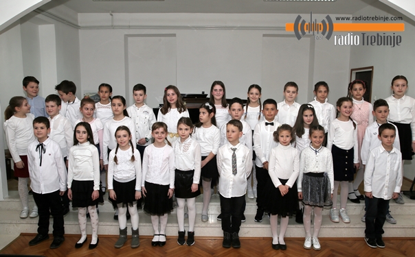 ФОТО вијест: Концерт најмлађих ученика поводом Дана жена