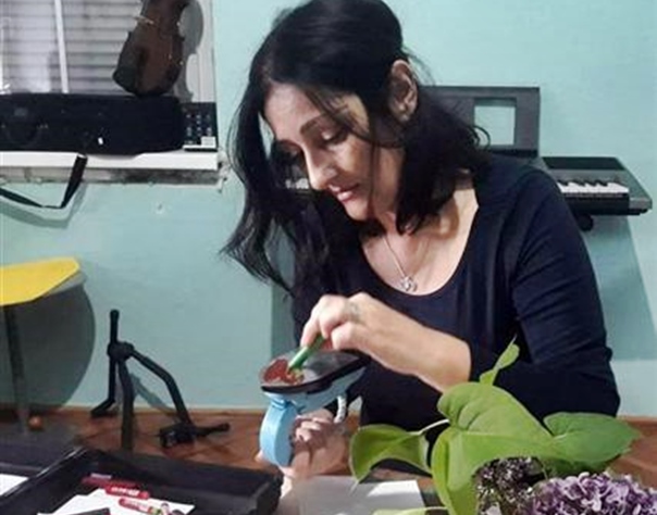 Оливера пеглом ствара уникатна сликарска дјела