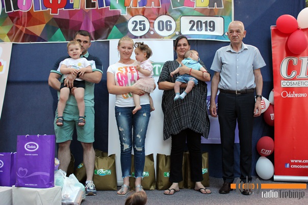 Требиње добило ново „трочлано предсједништво“ беба (ФОТО)