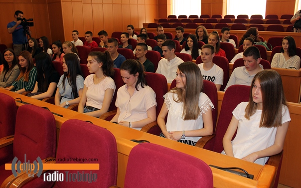 Gradska uprava nagradila najbolje učenike
