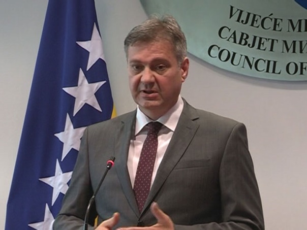 Звиздић на челу и извршне и законодавне власти