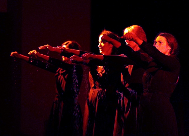 ЕЛЕГИЈА СА ОБАЛА ЈАДРАНА у извођењу ансамбла из Хрватске (ФОТО)