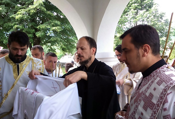 Епископ Димитрије освештао обновљени храм у Борцима: ДАНАС ЈЕ ДОБРО ПОБИЈЕДИЛО ЗЛО