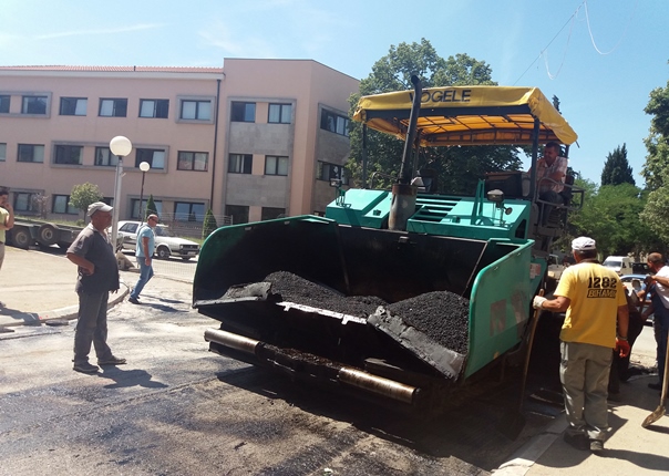 Почело асфалтирање главне улице