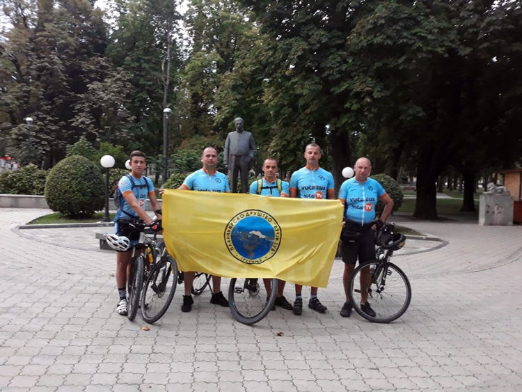 Поводом 800 година СПЦ и Епархије ЗХиП: Требињски бициклисти кренули у обилазак немањићких манастира