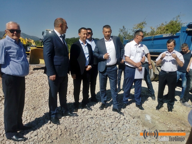 Почела изградња западне обилазнице: Директор Путева РС обећао и реконструкцију пута Требиње - Љубиње