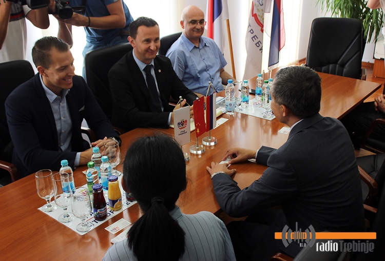 ambasador-kine-trebinje-2.JPG (212 KB)