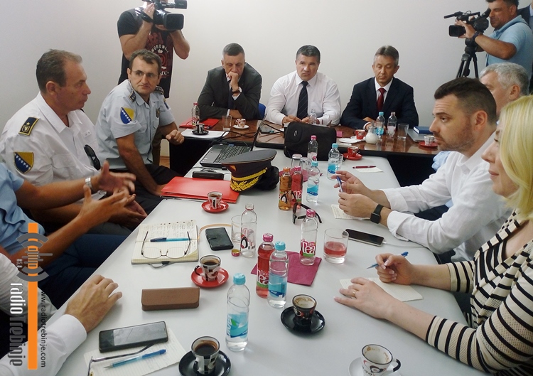 poslanici-granicna-migranti.jpg (234 KB)