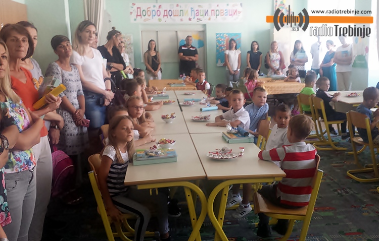 Градоначелник првачићима и основцима пожелио СРЕЋАН ПОЧЕТАК НОВЕ ШКОЛСКЕ ГОДИНЕ