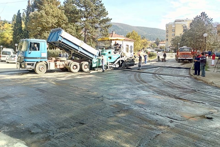 bileca-asfaltiranje.jpg (204 KB)