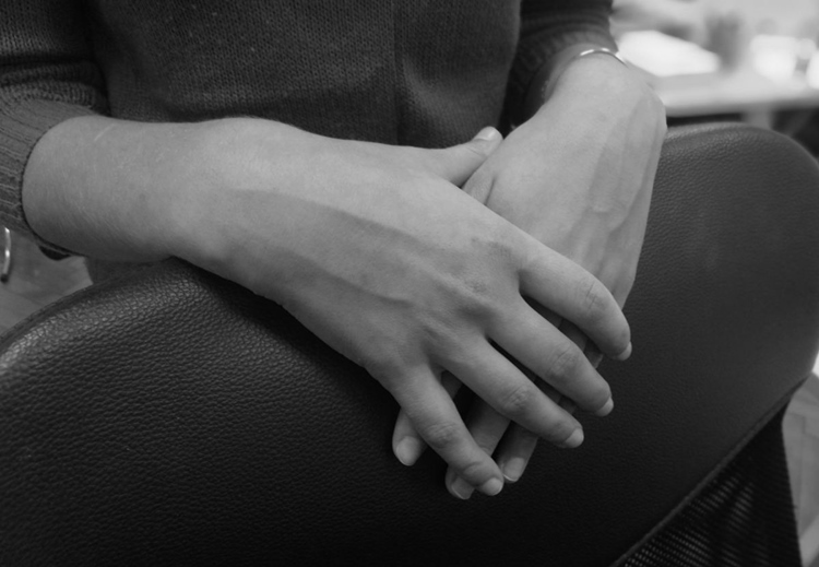 ilustracija_zenske ruke.jpg (127 KB)