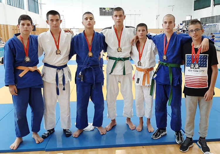 judo-2.jpg (210 KB)