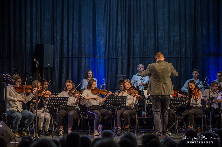orkestar-gimnazije-pero-bokic-1.JPG (138 KB)