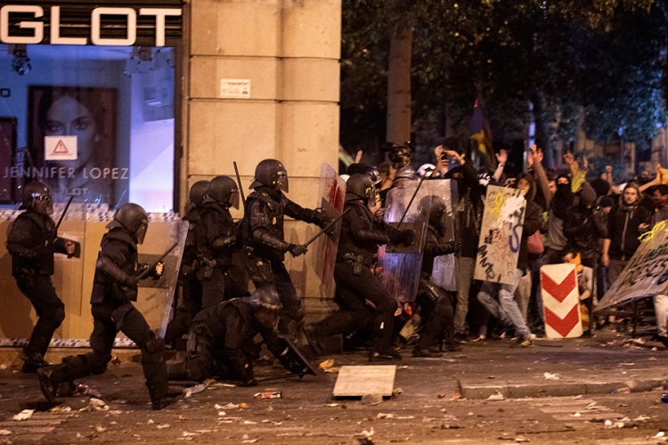 protesti-1.jpg (117 KB)