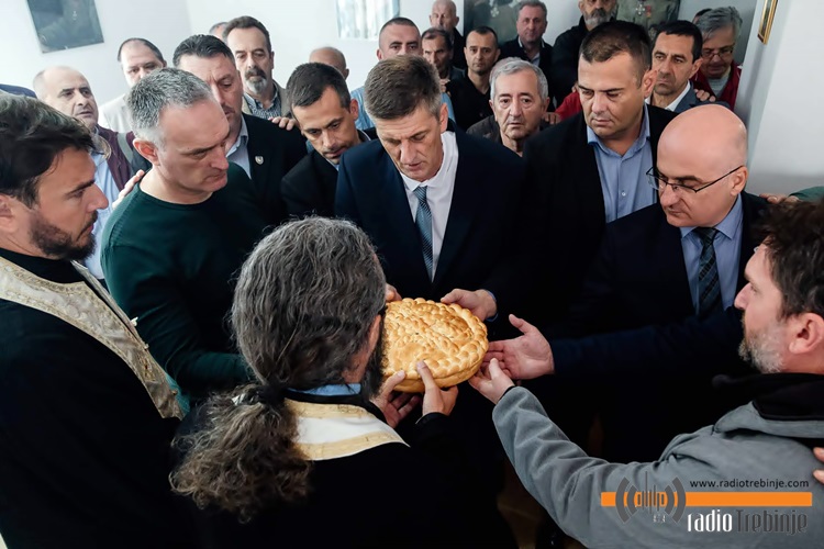 bors-krsna-slava.jpeg (118 KB)