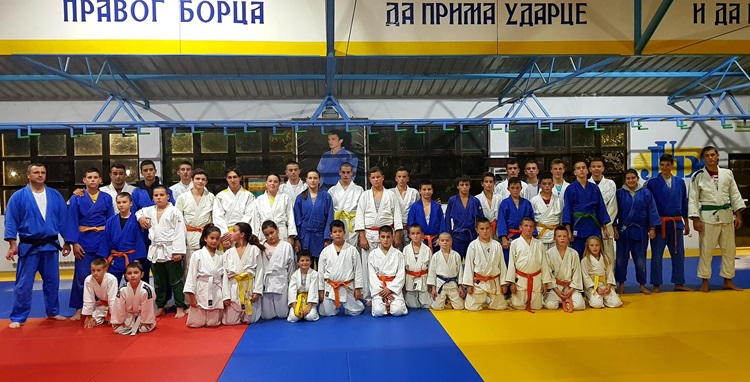 judo-2.jpg (145 KB)