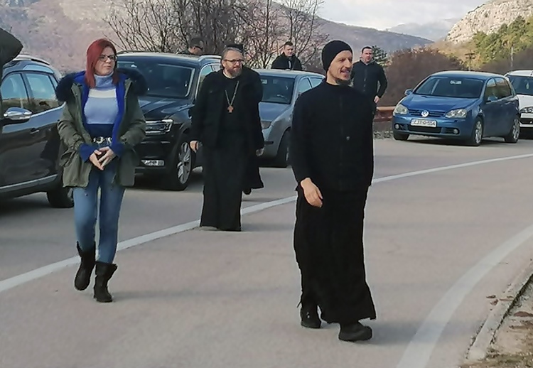 Srn2019-12-28_1330752_0.jpg (149 KB)