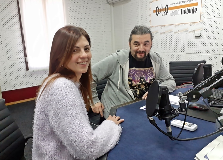 Тема јутра: Са МАРИЈОМ ПИКИЋ о глуми као професији (АУДИО)