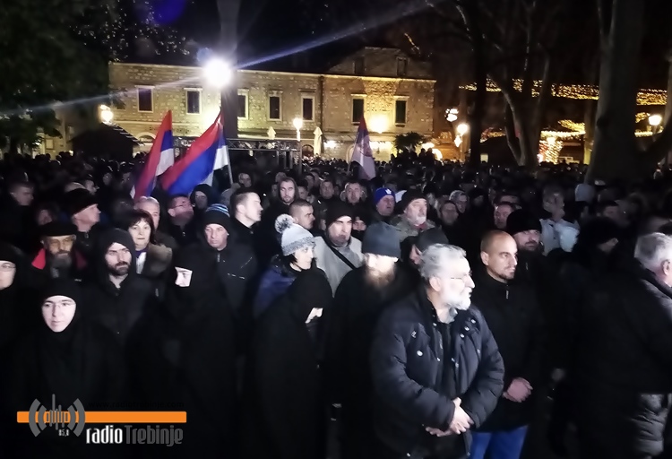 ЗА ОДБРАНУ СВЕТИЊА: Поруке подршке из Требиња цркви и вјерницима у Црној Гори (ФОТО/ВИДЕО)