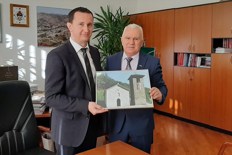 Ћурић и Арлов: Помоћи изградњу дневног центра у Косовској Митровици