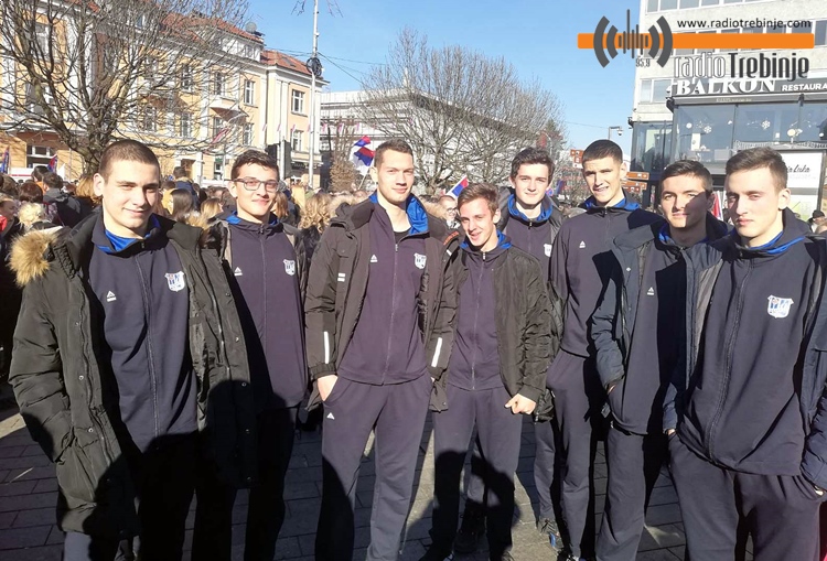 Требињски кошаркаши у дефилеу на прослави 9. јануара