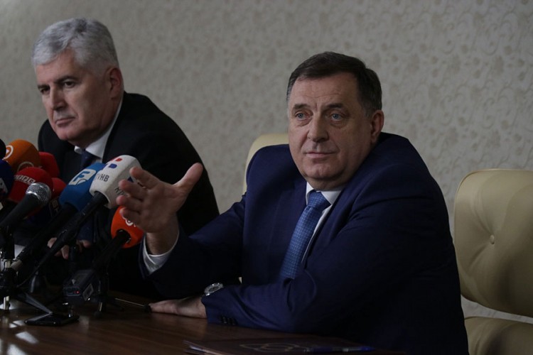 Додик и Човић позвали Бошњаке да избаце стране судије
