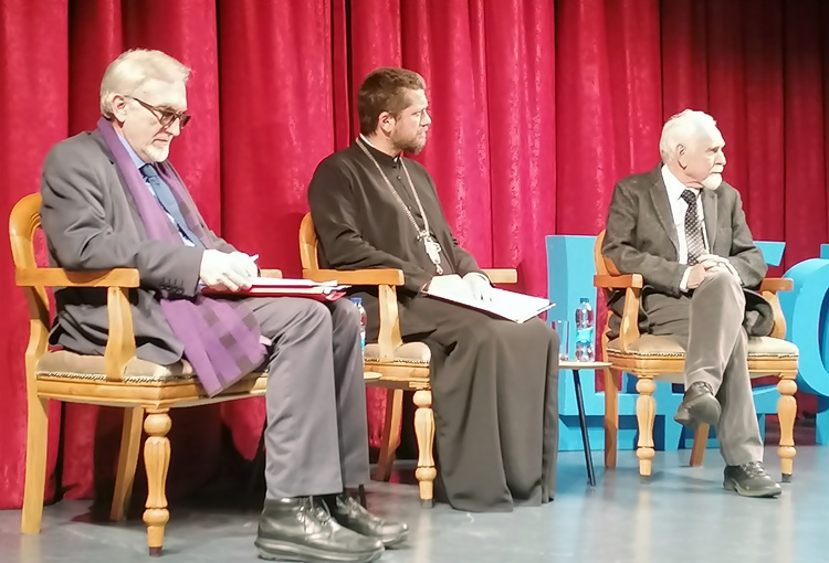 Перовић: Човјек је биће заједнице, није добро да буде сам