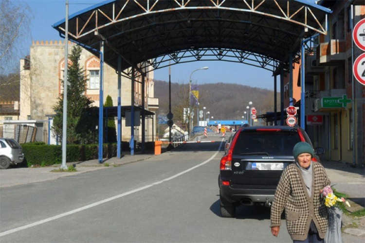 Држављани БиХ који долазе из иностранства од данас иду у изолацију