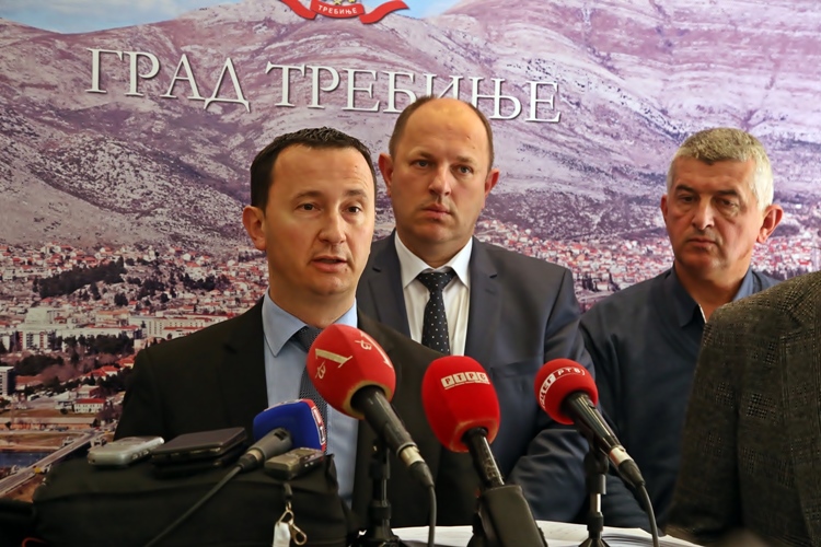 Гдје не буде прописаног одстојања међу људима – слиједи затварање