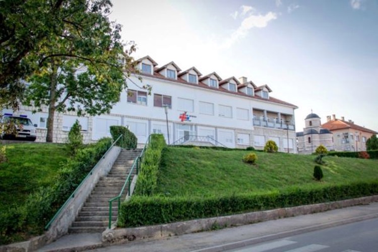 POZITIVNE CIJELE PORODICE: U Nevesinju zaraženo troje djece