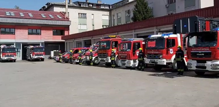  Српска се опростила од доктора Лазића, сирене у част хероја