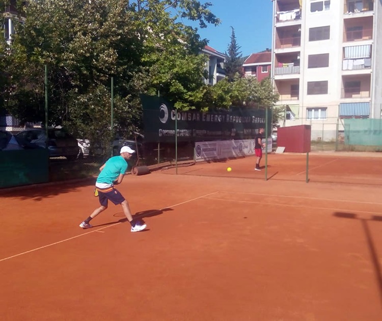 Sutra pokazni trening na teniskim terenima na „Tini“