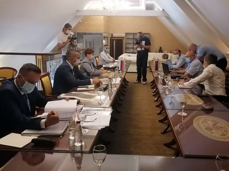 Представници двије владе разговарају о локацији за аеродром