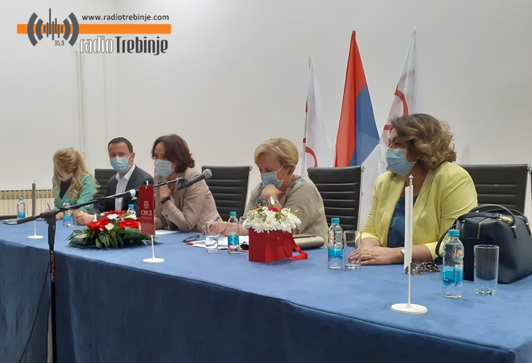 Ангажман жена важан за изборни резултат