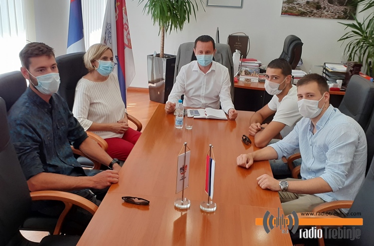 Градоначелник примио младе хероје са Требишњице: Спасавајући живот суграђанке, ризиковали свој