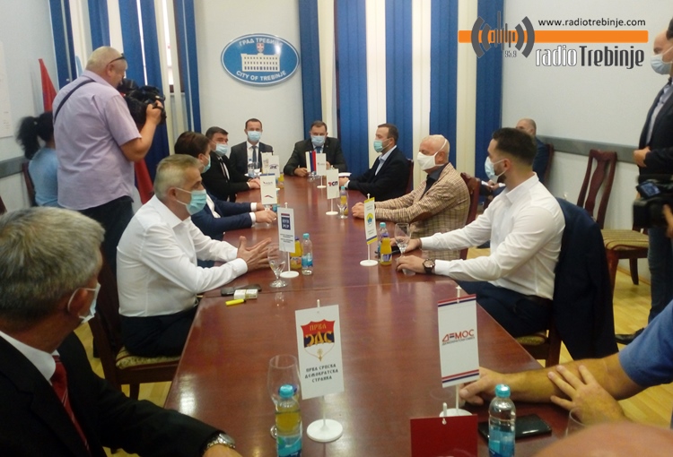 dodik-partije.jpg (172 KB)