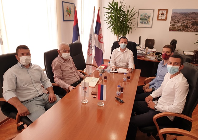 Бициклисти Милош Бодирога и Петар Спаић на пријему код градоначелника