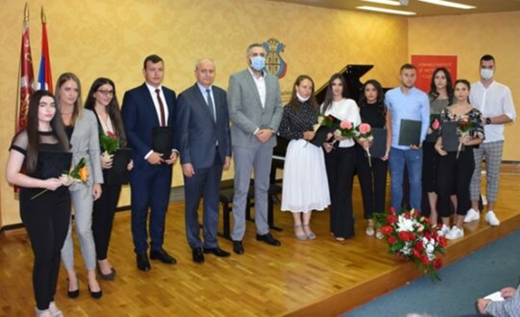 Naslovna-fotka-14-09-660x330.jpg (116 KB)