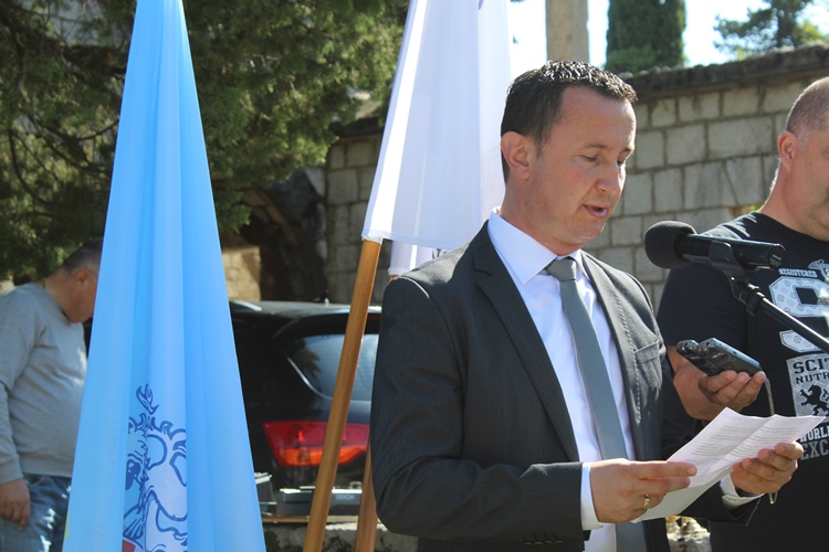 mirko curic na humu.jpg (137 KB)