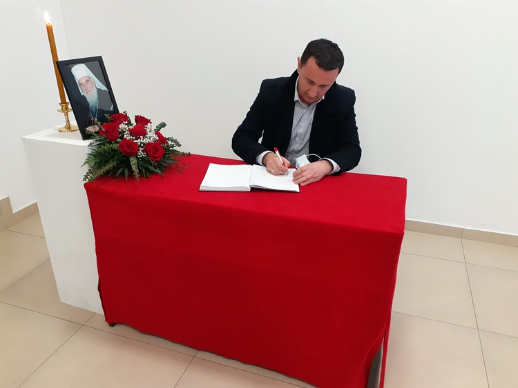 У Требињу отворена књига жалости за патријархом Иринејом