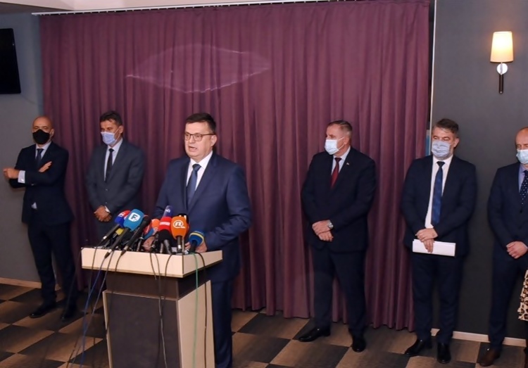 Nema dodatnih mjera; Naručeno više od 1,2 miliona vakcina