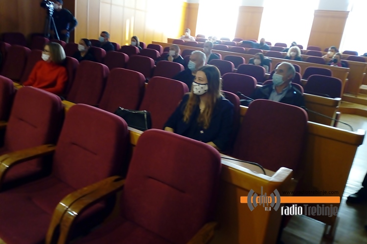 Додијељени сертификати оператерима на ЦНЦ машинама: Најављене обуке за куваре и конобаре