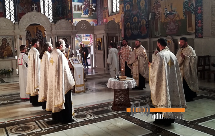 Служен помен за покој душе патријарха српског Иринеја