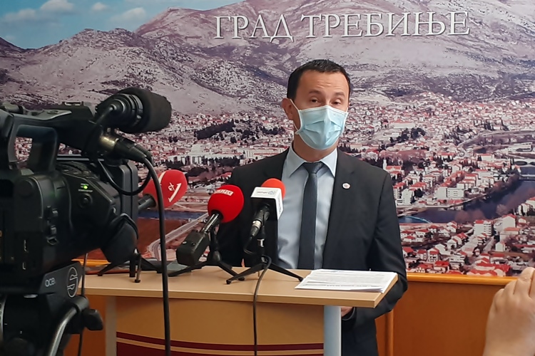 Ћурић одговорио Драшковићу: Учинићемо све да заштитимо раднике ИАТ-а